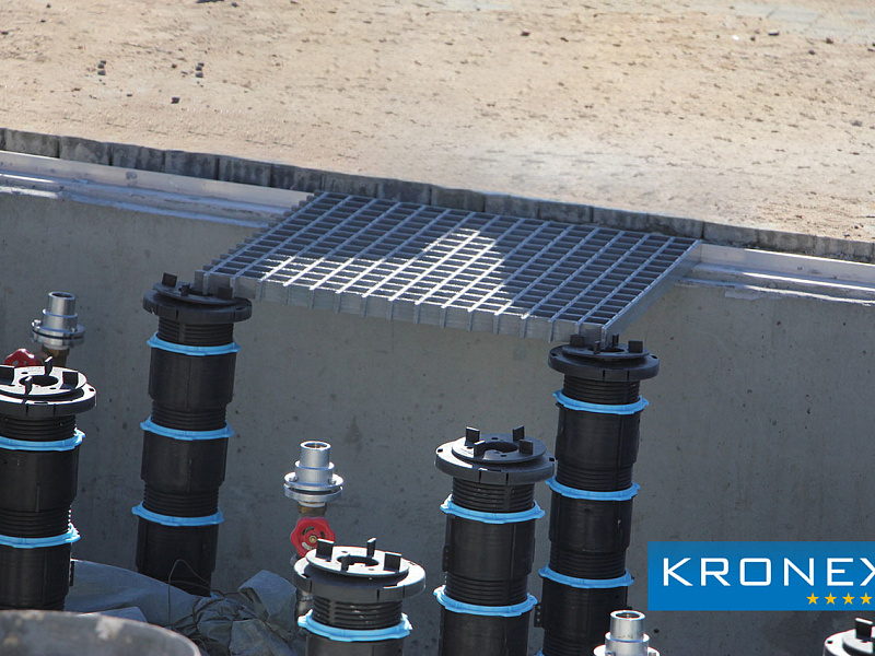 Фонтан в г.Минске на основании из  регулируемых опор Kronex.