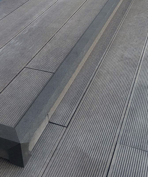 Терраса и крыльцо загородного дома