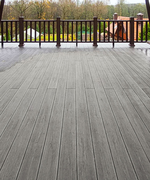 Терраса с ограждениями из ДПК