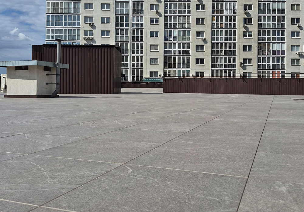 Терраса из керамогранита на регулируемых опорах