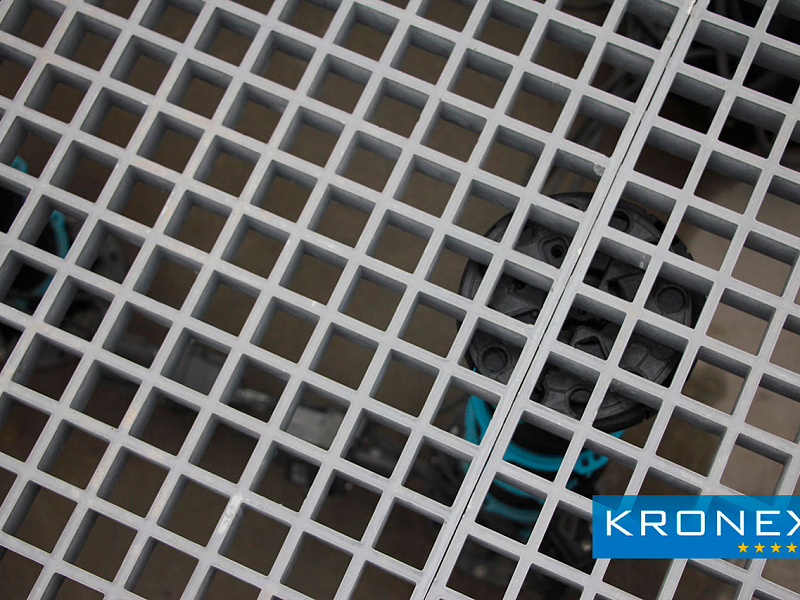 Фонтан в г.Минске на основании из  регулируемых опор Kronex.