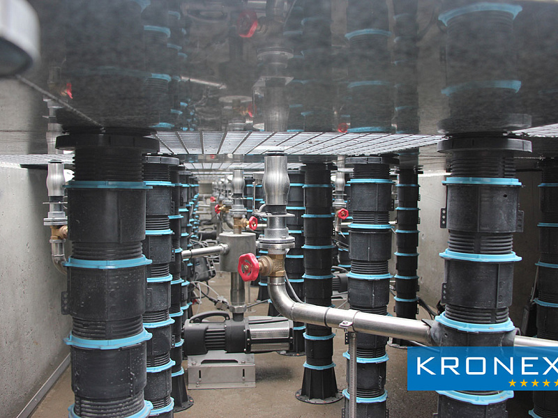 Фонтан в г.Минске на основании из  регулируемых опор Kronex.